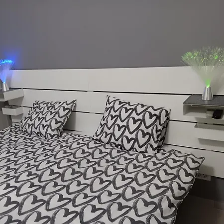 Dulce Luna 布加勒斯特